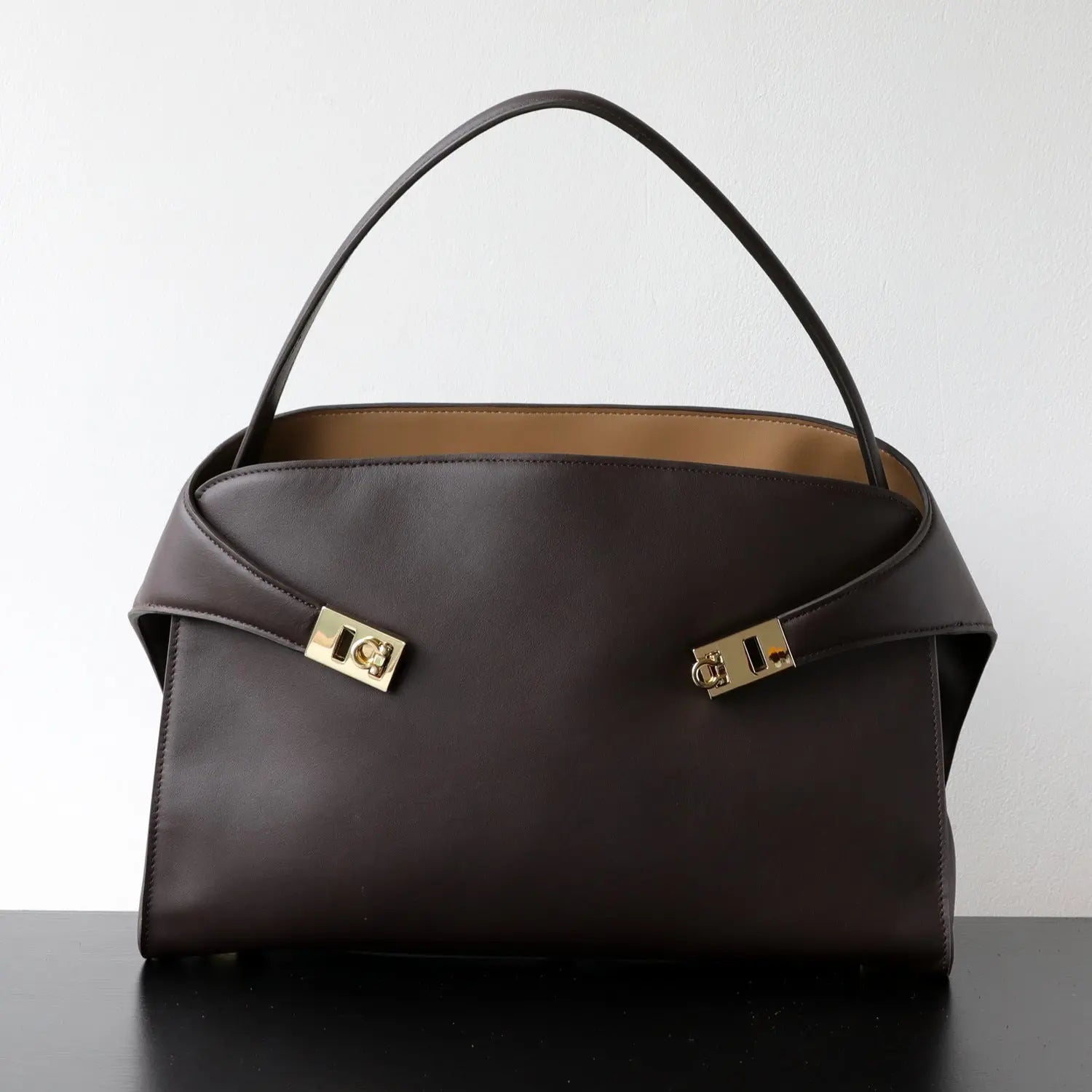 Classic Luxe Handbag – DEA Collection - DEA collection
