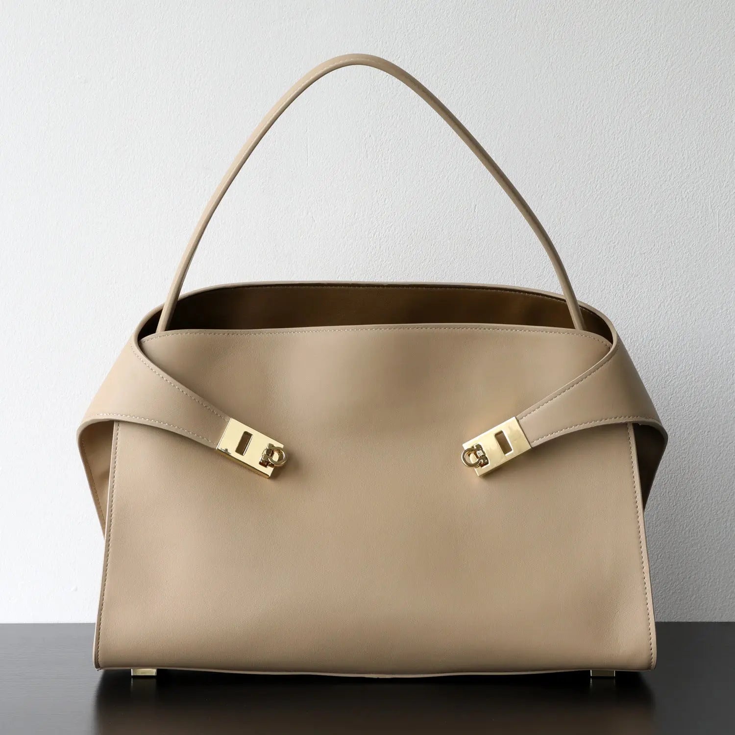 Classic Luxe Handbag – DEA Collection - DEA collection