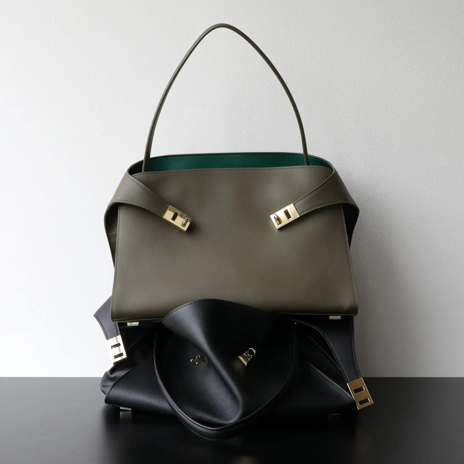 Classic Luxe Handbag – DEA Collection - DEA collection