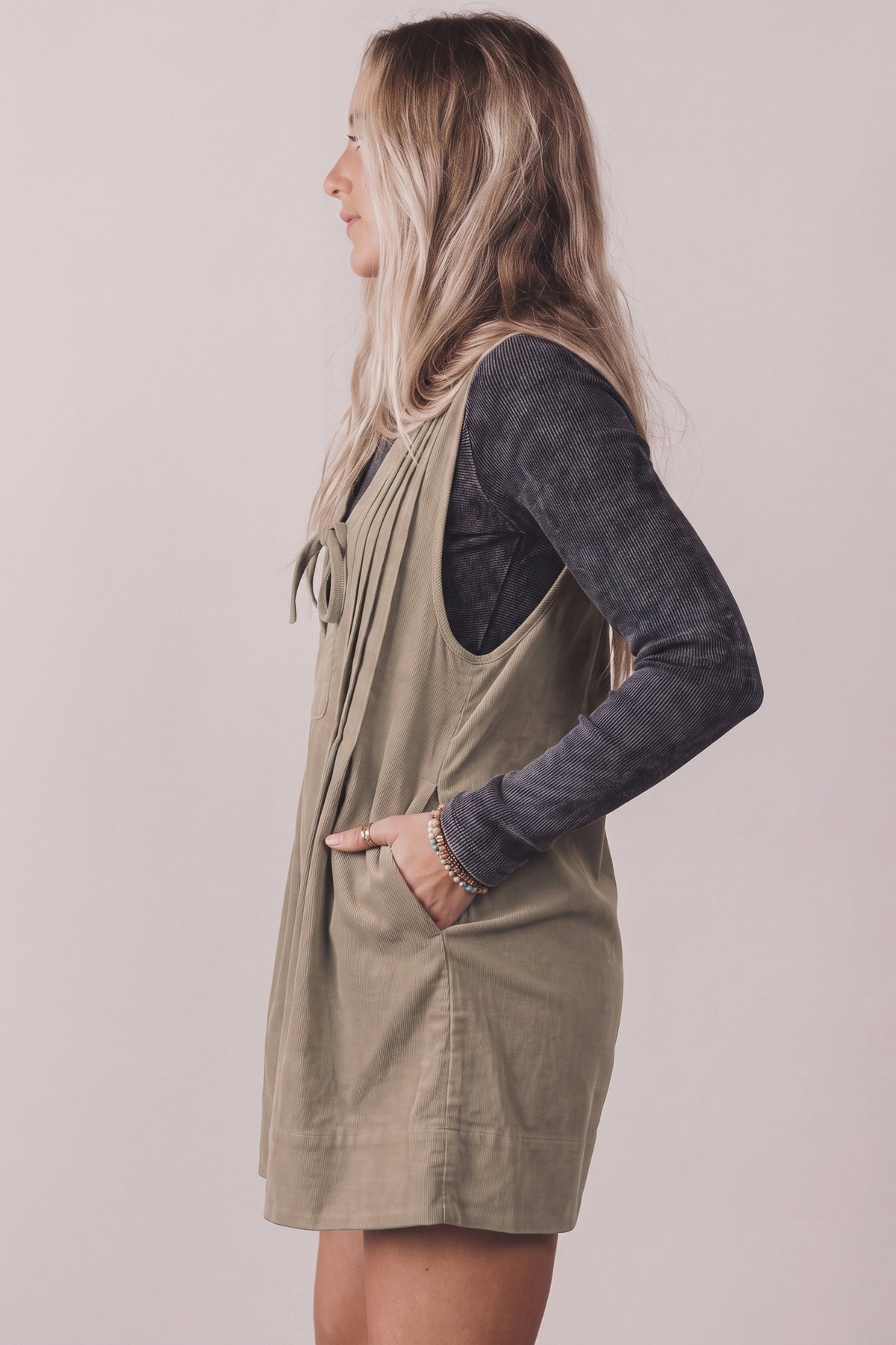 Cinnamon Solid Color Tie V Neck Sleeveless Corduroy Romper