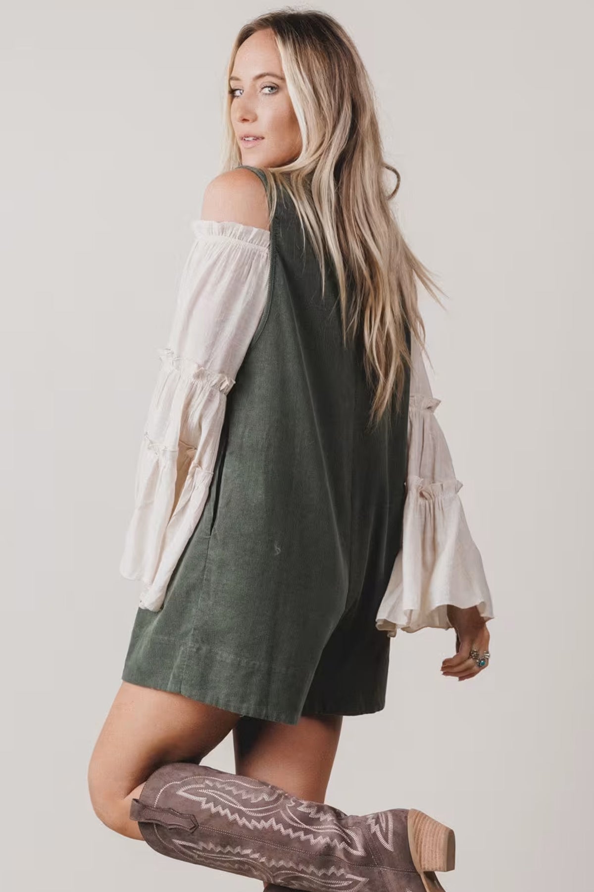 Cinnamon Solid Color Tie V Neck Sleeveless Corduroy Romper