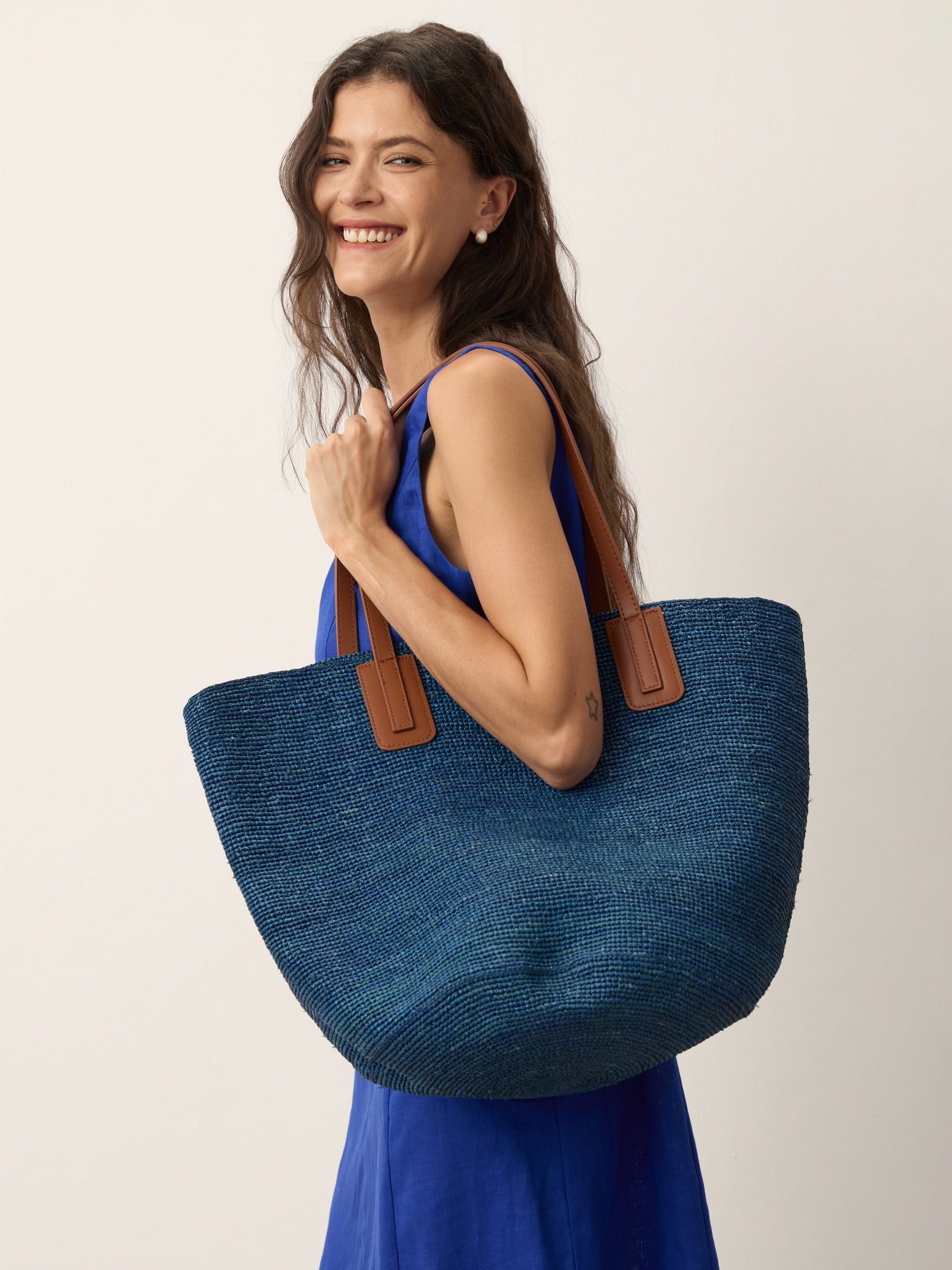 Handwoven Raffia Tote Bag With Leather Handles - DEA collection