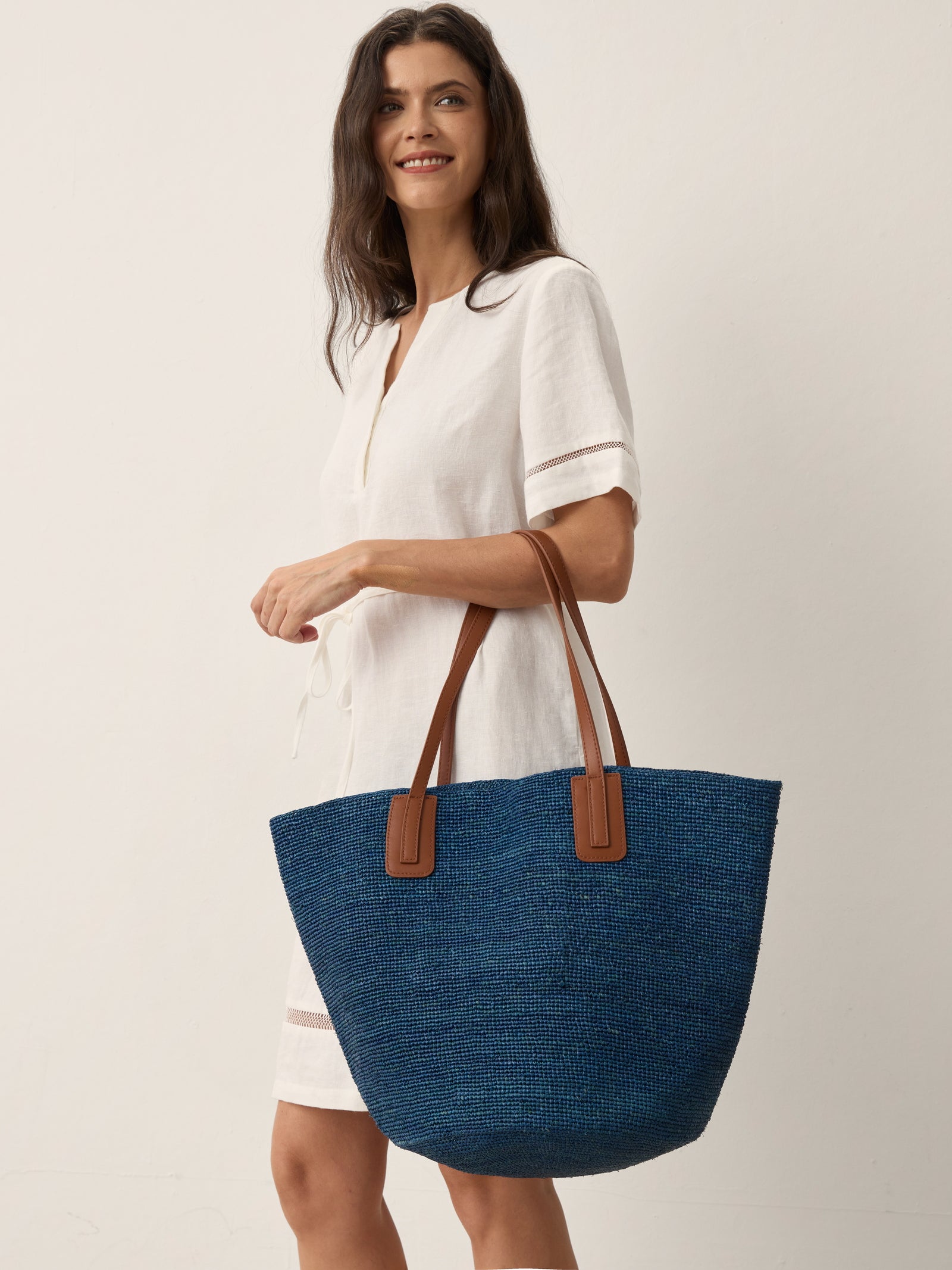 Handwoven Raffia Tote Bag With Leather Handles - DEA collection