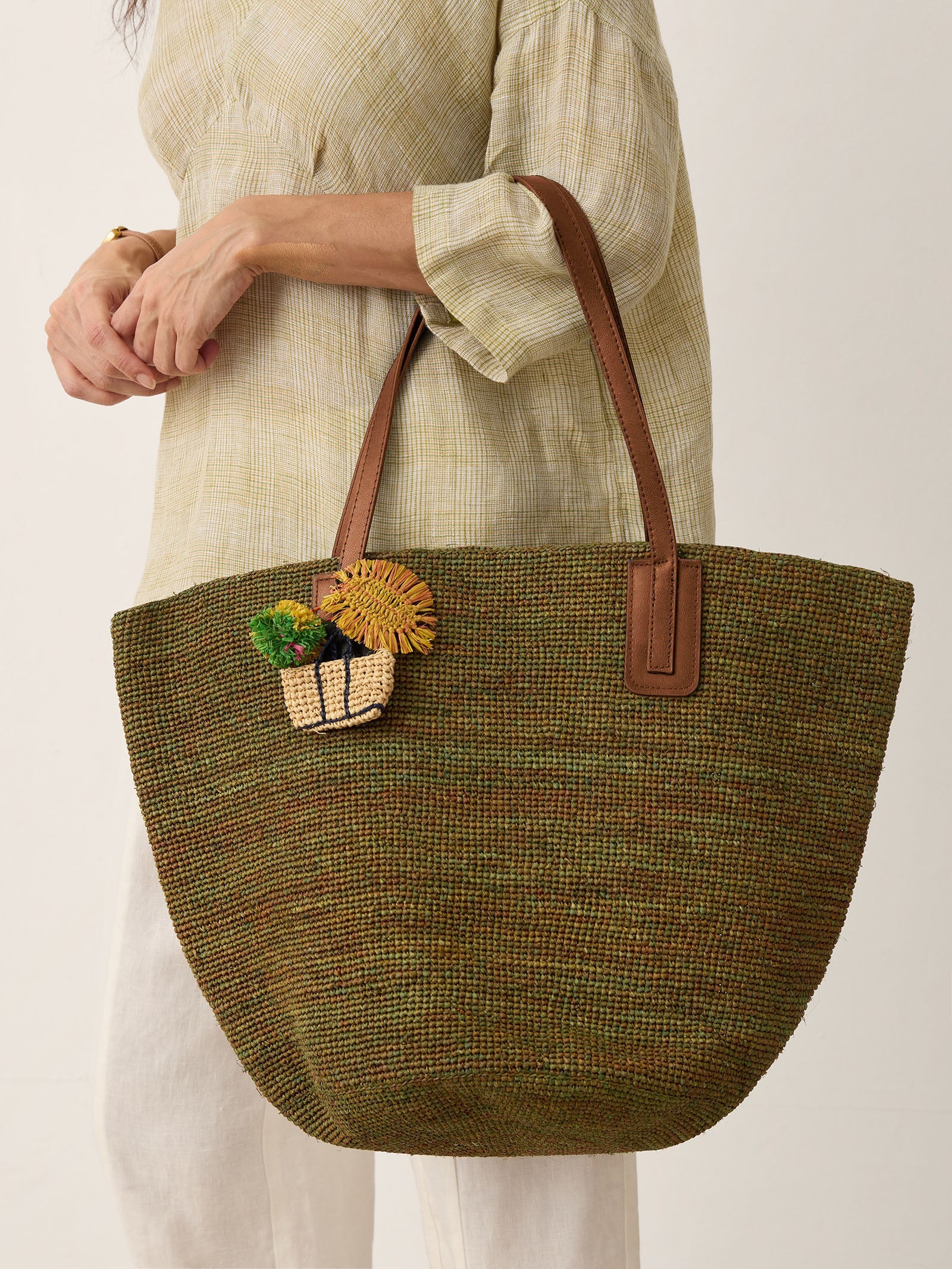 Handwoven Raffia Tote Bag With Leather Handles - DEA collection
