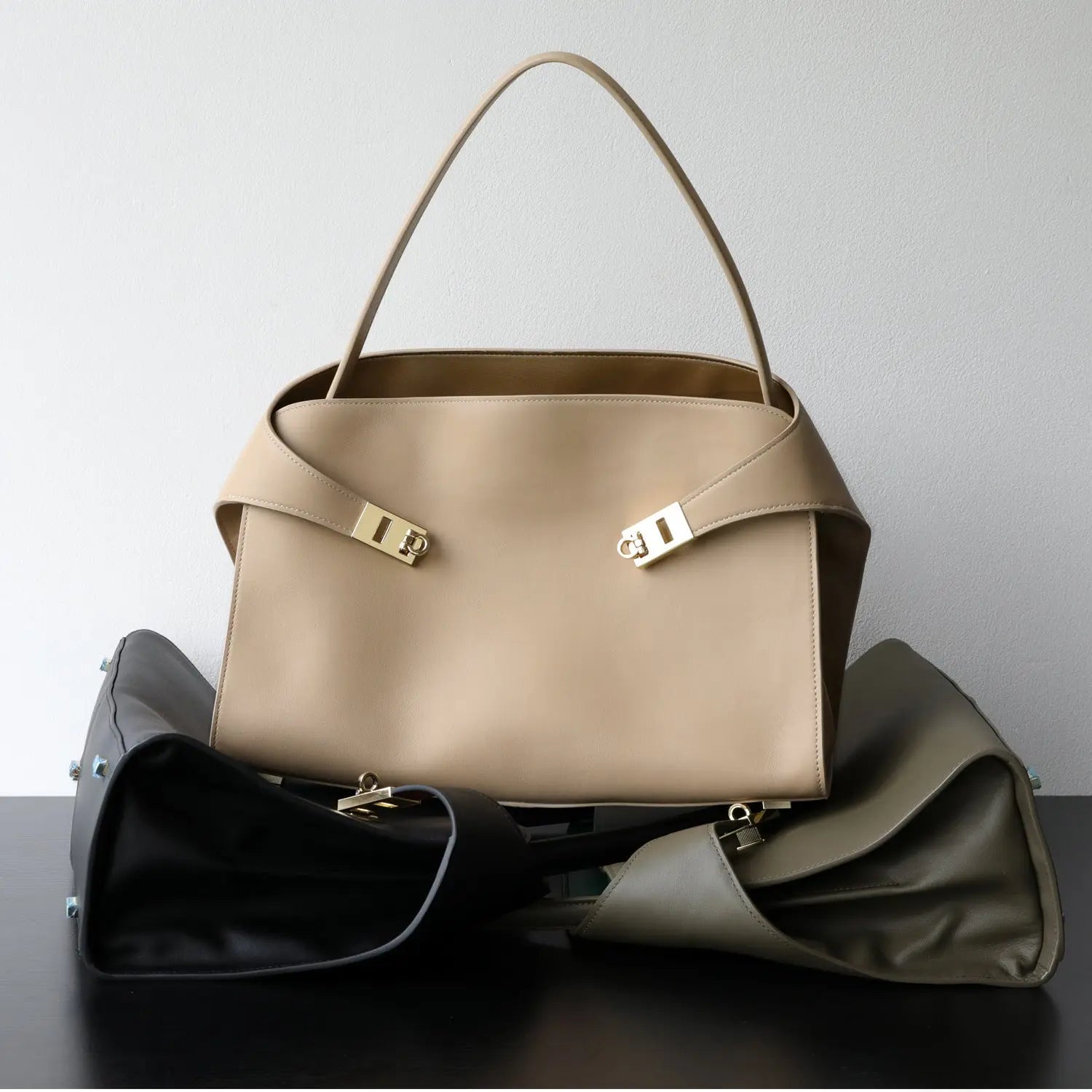 Classic Luxe Handbag – DEA Collection - DEA collection